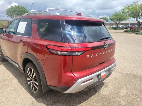 Certified 2023 Nissan Pathfinder Platinum FWD image 8