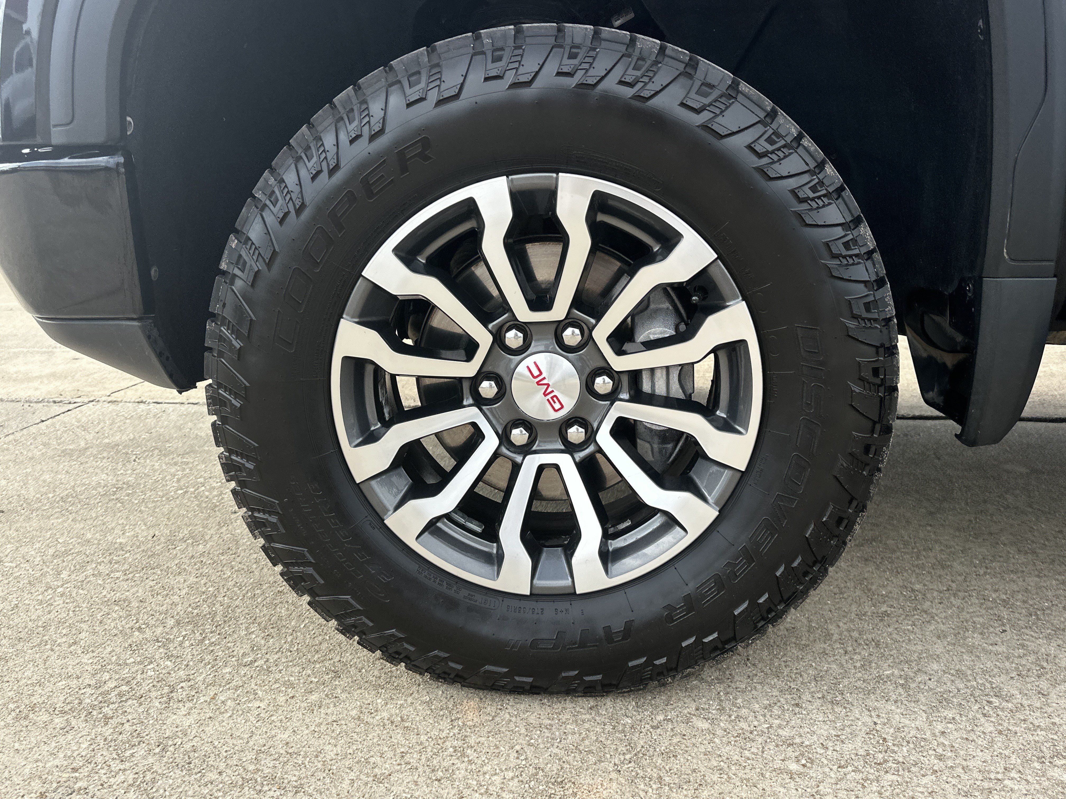 Certified 2022 GMC Sierra 1500 AT4 w/ AT4 Premium Package AWD/4WD image 12