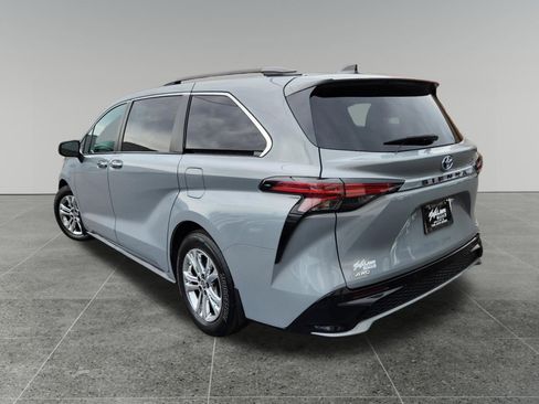 Certified 2023 Toyota Sienna XSE w/ XSE Plus Package AWD/4WD image 5