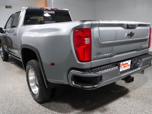 Used 2024 Chevrolet Silverado 3500 High Country w/ High Country Premium Package AWD/4WD image 9