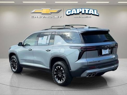 Used 2025 Chevrolet Traverse Z71 w/ Driver Confidence Package AWD/4WD image 3