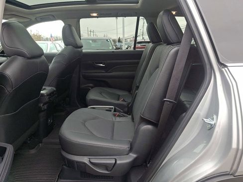 Used 2024 Toyota Grand Highlander Limited image 13