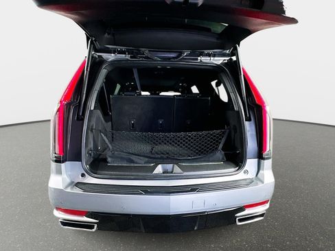 Used 2023 Cadillac Escalade ESV Premium Luxury image 29