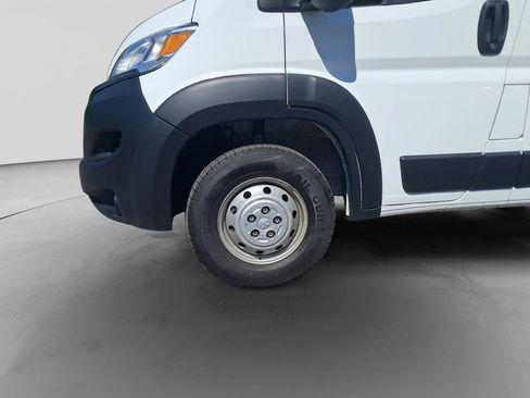 Used 2025 RAM ProMaster 2500 w/ Convenience Group FWD image 9