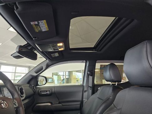 Used 2023 Toyota Tacoma TRD Off-Road w/ TRD Premium Off Road Package image 21