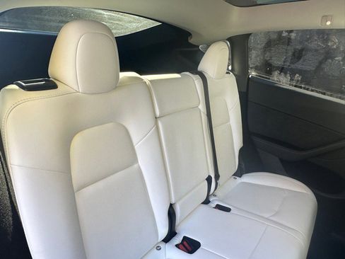 Used 2023 Tesla Model Y Long Range image 54