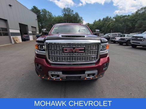 Used 2018 GMC Sierra 2500 Denali w/ Duramax Plus Package AWD/4WD image 6