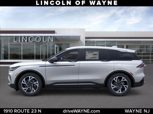 Certified 2026 Lincoln Nautilus Premier w/ Equipment Group 102A AWD/4WD image 4