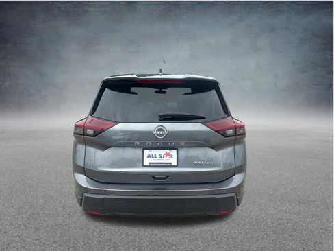 Used 2024 Nissan Rogue SV AWD/4WD image 9
