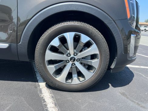 Used 2020 Kia Telluride S FWD image 29