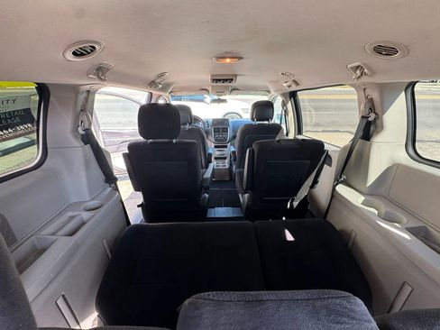 Used 2011 Dodge Grand Caravan Mainstreet w/ PWR Convenience Group image 17