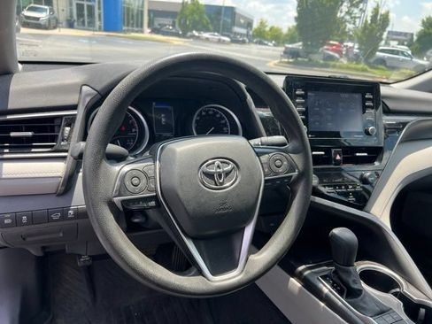 Used 2022 Toyota Camry LE w/ Convenience Package FWD image 16