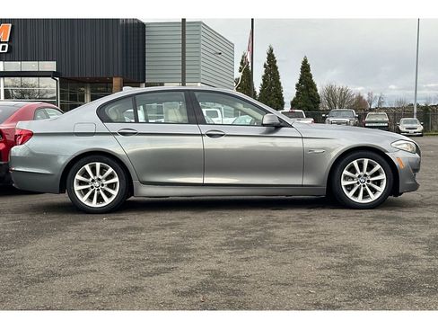 Used 2011 BMW 528i Sedan image 3