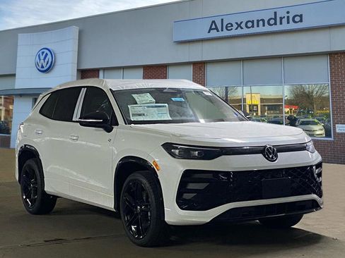 New 2026 Volkswagen Tiguan SE R-Line image 1