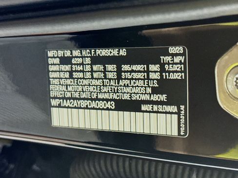 Used 2023 Porsche Cayenne AWD/4WD image 37
