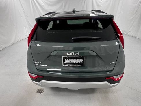 New 2026 Kia Niro EX FWD image 4
