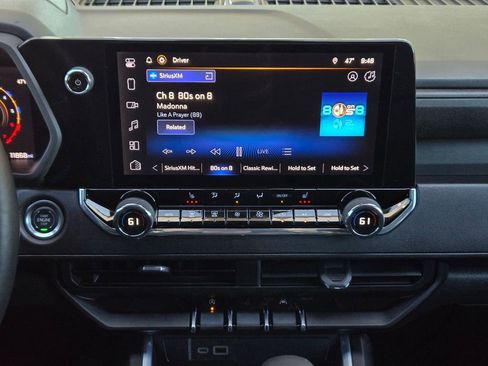 Used 2025 Chevrolet Colorado Trail Boss image 16