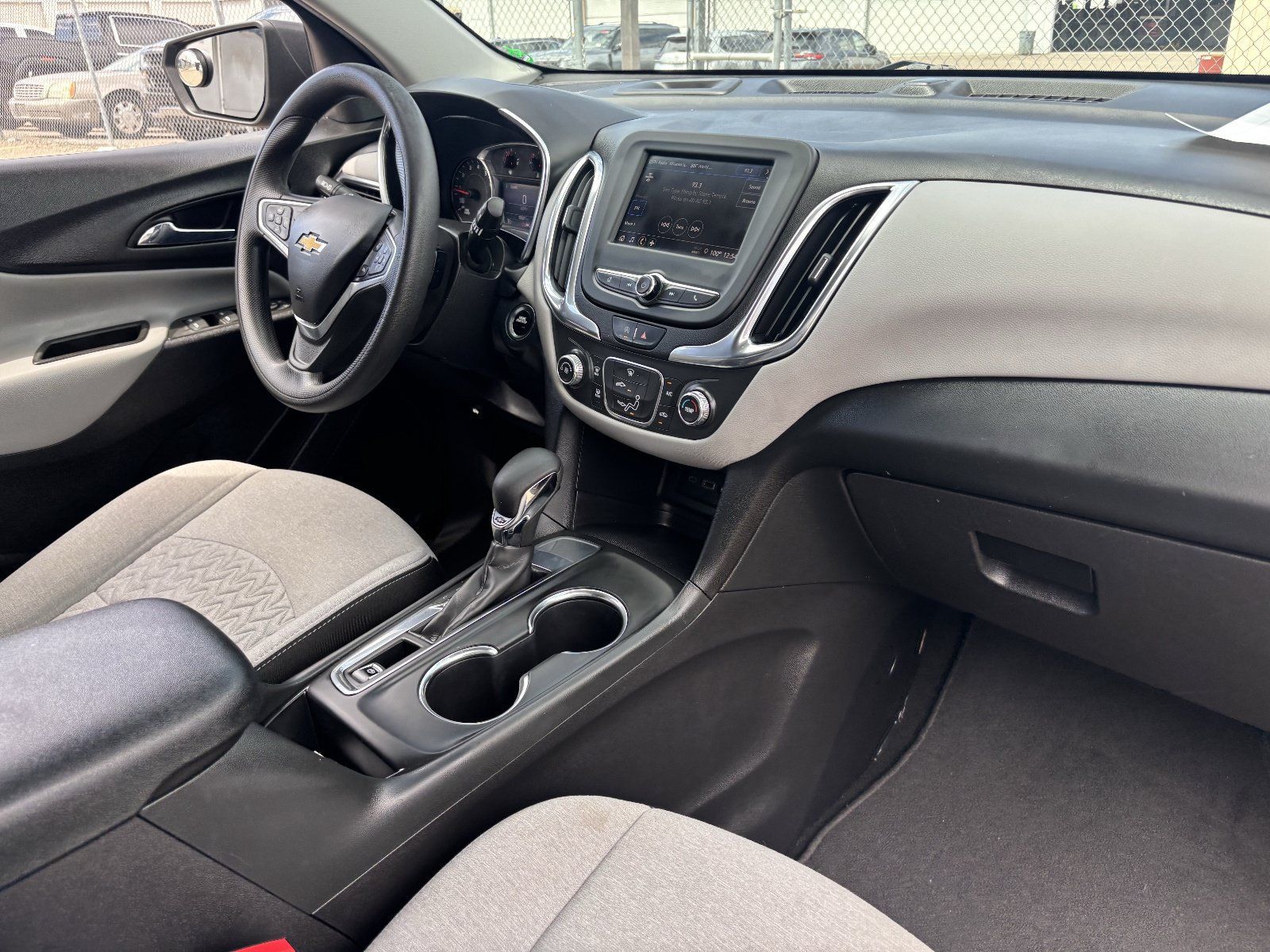 Used 2022 Chevrolet Equinox LS w/ LS Convenience Package FWD image 13