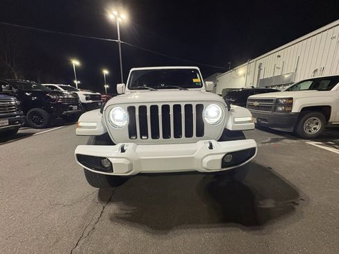 Used 2021 Jeep Wrangler Unlimited Sahara image 4