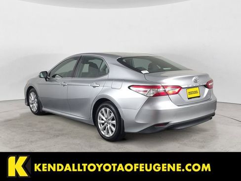 Used 2019 Toyota Camry L image 3