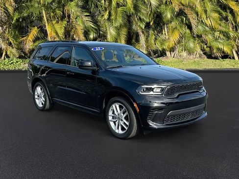 Used 2025 Dodge Durango GT w/ Blacktop Package RWD image 2