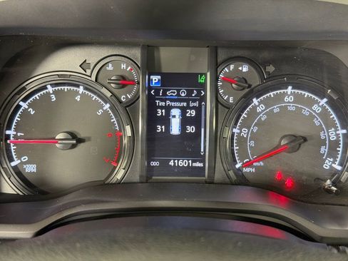 Used 2024 Toyota 4Runner SR5 Premium AWD/4WD image 27