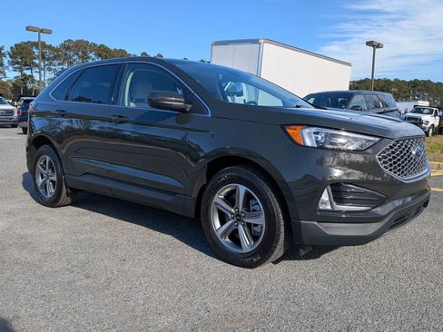 Certified 2024 Ford Edge SEL w/ Convenience Package image 3