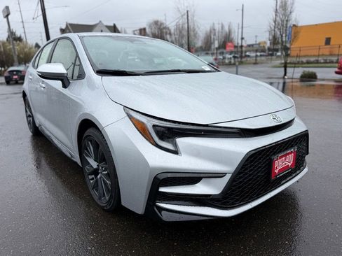 New 2026 Toyota Corolla SE image 2