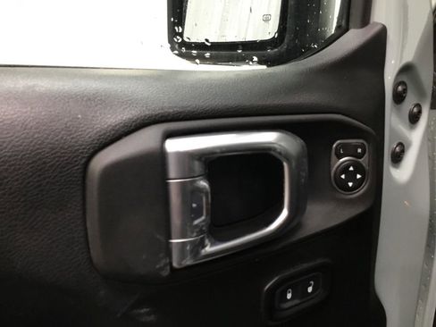 Used 2023 Jeep Wrangler Unlimited Rubicon w/ Cold Weather Group image 8