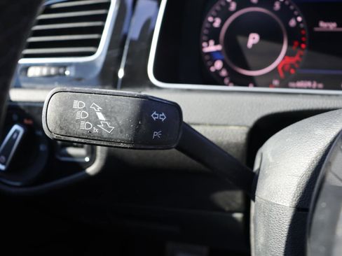 Used 2019 Volkswagen Golf 4-Door image 29