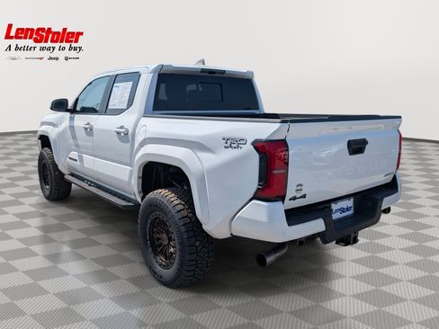 Used 2025 Toyota Tacoma TRD Sport w/ TRD Sport Upgrade Package AWD/4WD image 3