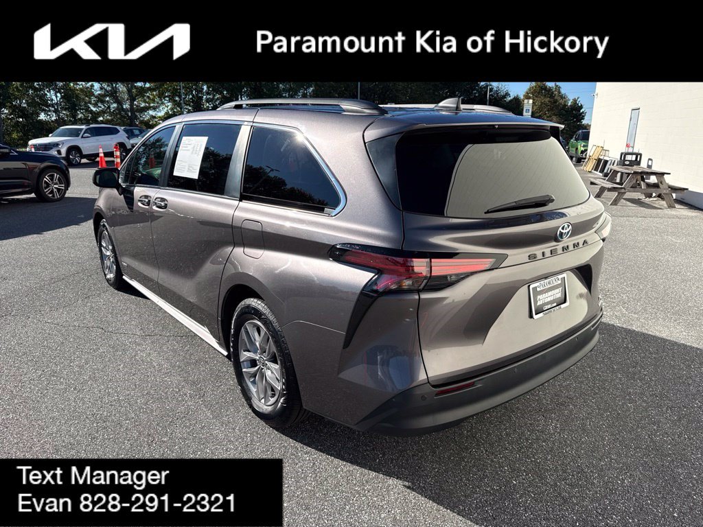 Used 2021 Toyota Sienna XLE FWD image 5