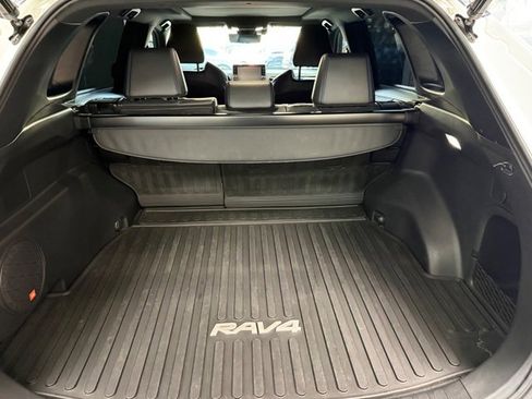 Used 2022 Toyota RAV4 XSE AWD/4WD image 9