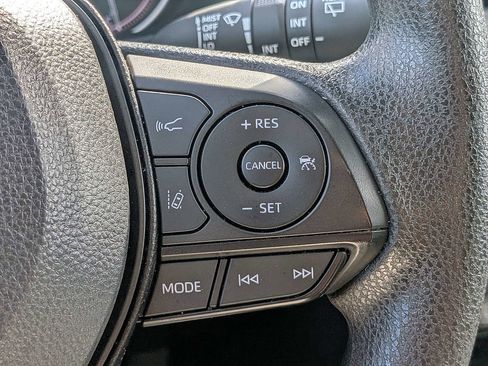 Used 2024 Toyota RAV4 XLE FWD image 25