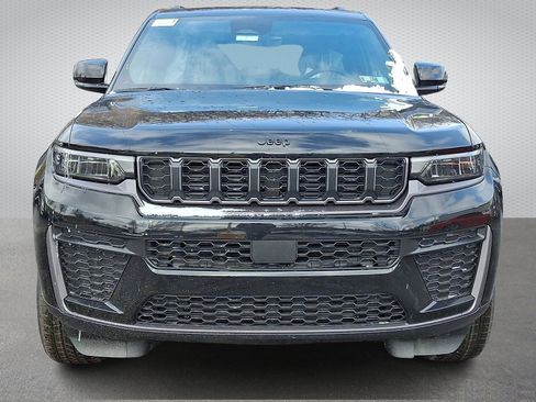 New 2026 Jeep Grand Cherokee Altitude image 2