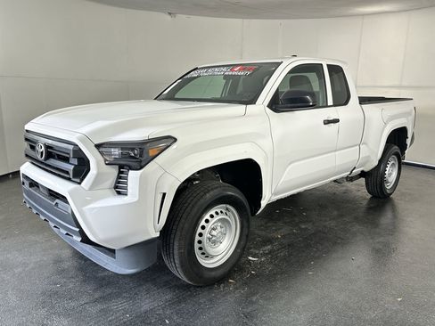 Used 2025 Toyota Tacoma SR image 6