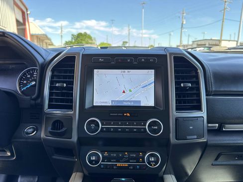 Used 2021 Ford Expedition Platinum RWD image 25