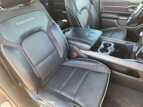 Used 2024 RAM 1500 Laramie AWD/4WD image 14