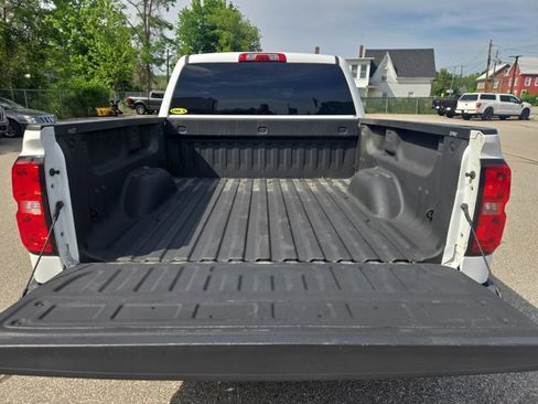 Used 2018 Chevrolet Silverado 1500 Custom w/ Custom Value Package AWD/4WD image 23