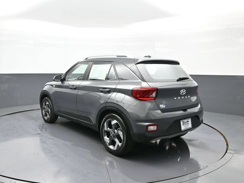 Certified 2024 Hyundai Venue SEL FWD image 8
