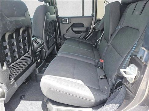 Used 2022 Jeep Wrangler Unlimited Rubicon 4xe w/ Cold Weather Group AWD/4WD image 10