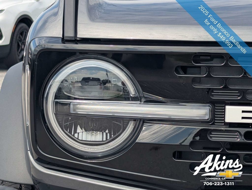 Used 2025 Ford Bronco Badlands AWD/4WD image 11