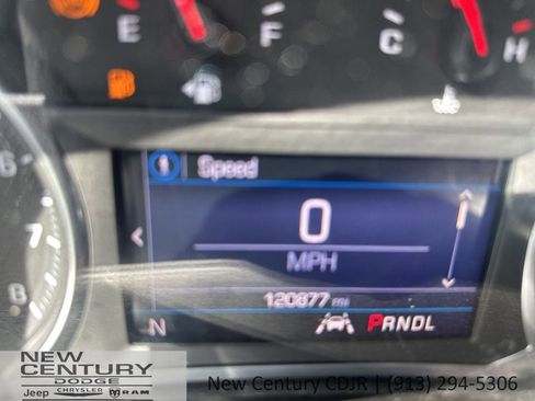Used 2020 Chevrolet Equinox LT w/ Driver Convenience Package FWD image 7