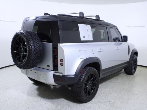 Used 2020 Land Rover Defender 110 First Edition image 7