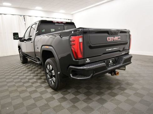 Used 2024 GMC Sierra 2500 Denali w/ Denali Reserve Package AWD/4WD image 5