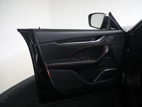 Used 2018 Maserati Levante S GranSport image 24