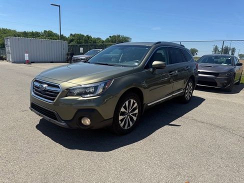Used 2019 Subaru Outback 3.6R Touring w/ Popular Package #3A AWD/4WD image 3