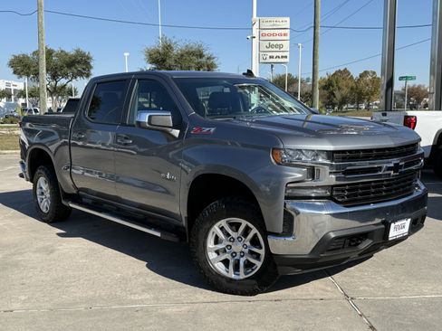 Used 2020 Chevrolet Silverado 1500 LT w/ Texas Edition image 2