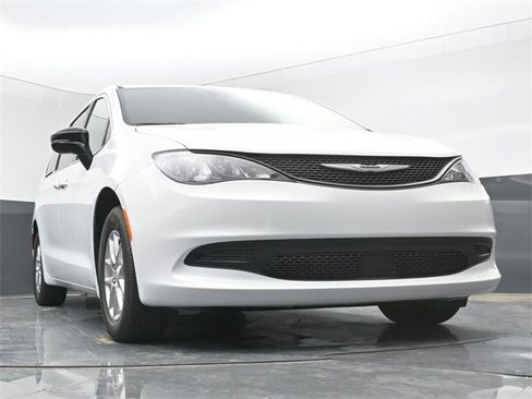 New 2026 Chrysler Voyager LX image 42