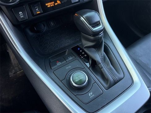 Used 2020 Toyota RAV4 XSE image 21